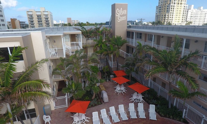 Central Beach Apartamento | Silver Seas Beach Resort