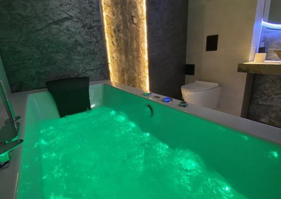Stare Miasto Apartamento | Silver Shine jacuzzi