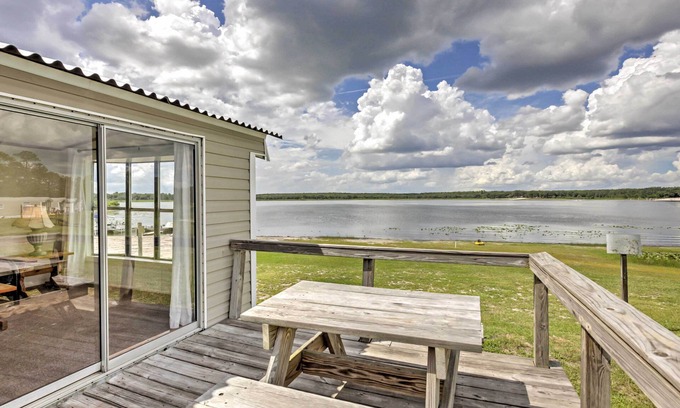 Silver Springs Cabina | Silver Springs Cabina w / Deck - Justo en el lago!
