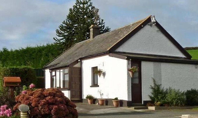 Blainroe Cabaña | Silver Strand Cottage, WICKLOW TOWN, CONDADO DE WICKLOW
