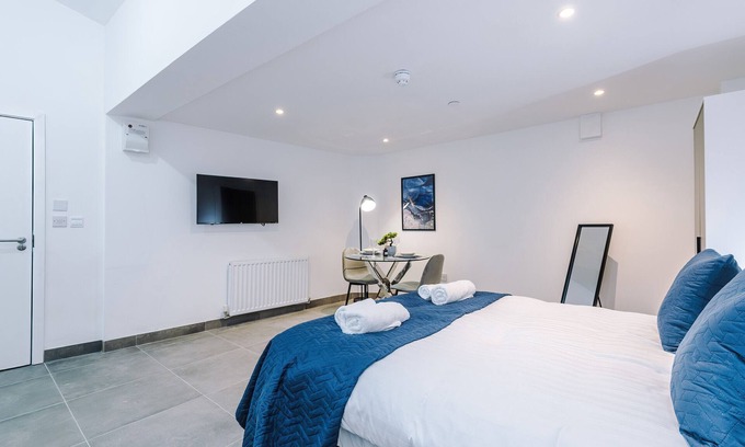 Bury Apartamento | Silver Street | Large Studio Apartment