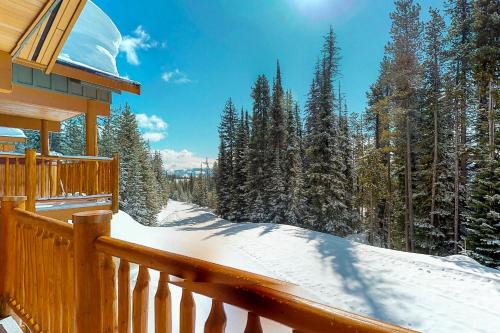 Snow Pine Estates Casa | Silver Tip 6