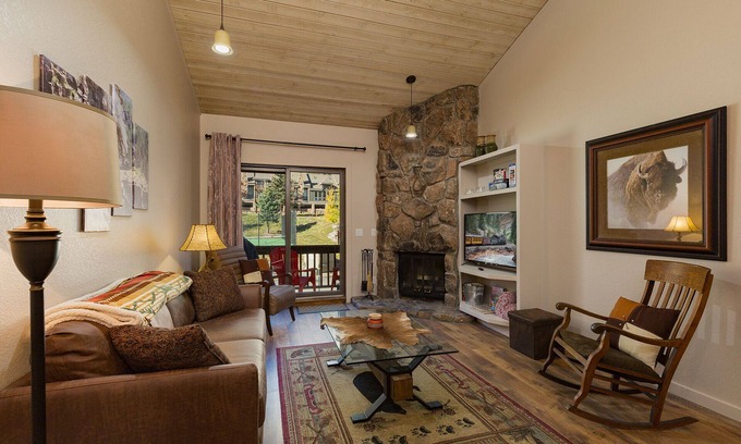 Purgatory Condominio | Silver Vista at Cascade (#364) | Near Ski w/ Shuttle - Pool - End Unit - Deck