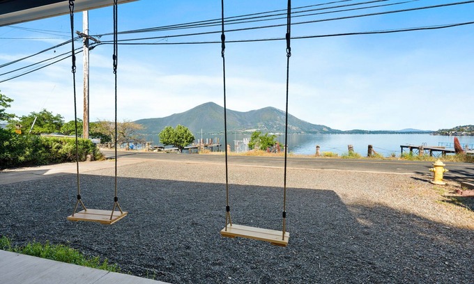 Clearlake Casa | Silverado Beach Lake House