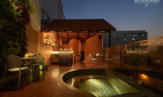 Ben Nghe Hotel | Silverland Sil Hotel