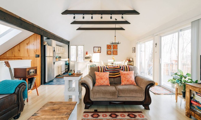 Pine Hill Cabina | Silverwood Retreat | Catskills View + Fireplace