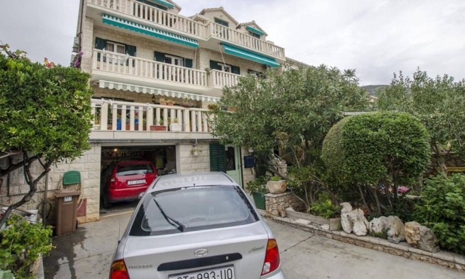 Bol Apartamento | Sim - 130 m From sea - A2 Crveni