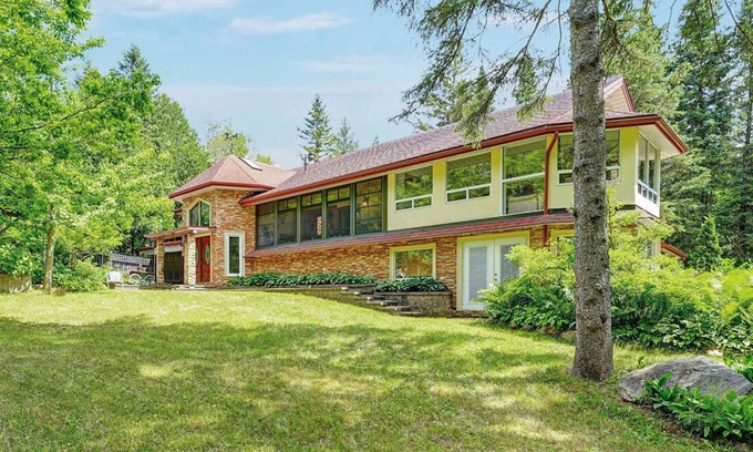 Essa Cabaña | Simcoe County Cottage ★ Woodland Private Retreat ★ Hot Tub ★ Riverfront
