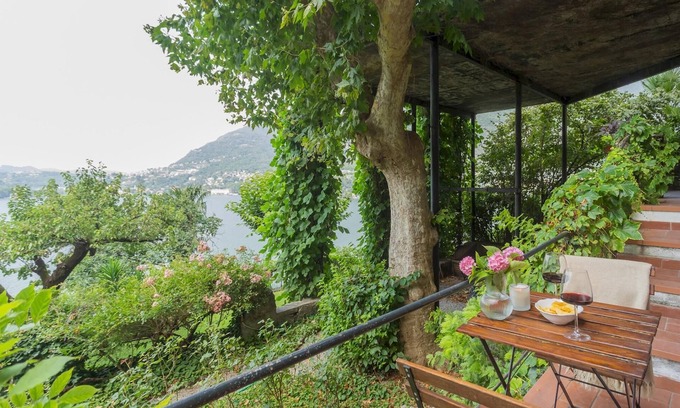 Blevio Apartamento | Simon s Apartment With Amazing View