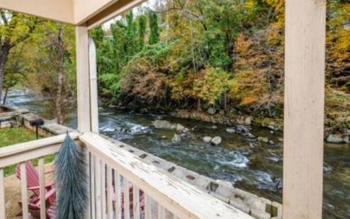 Gatlinburg Villa | Simones Cottage