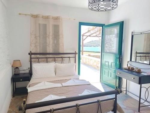 Kithnos Apartamento | Simousi Studio 1 sea view on the beach
