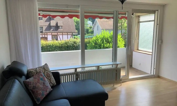 Griessen Apartamento | Simple apartment with idyllic view of the Rhine - 20 minutes' walk to Schaffhausen