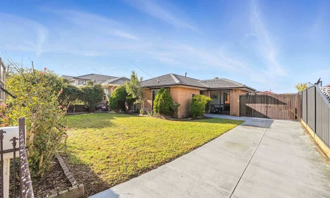 Altona Meadows Casa | Simple Comfort in Altona Meadows