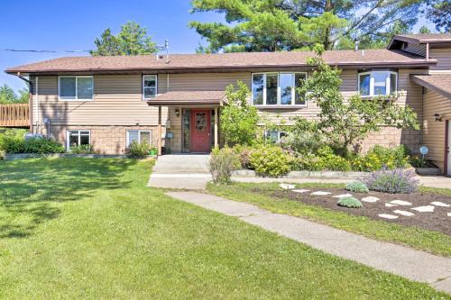 Eagle River Casa | Simple Cranberry and Wine Farm Home with Fire Pit!