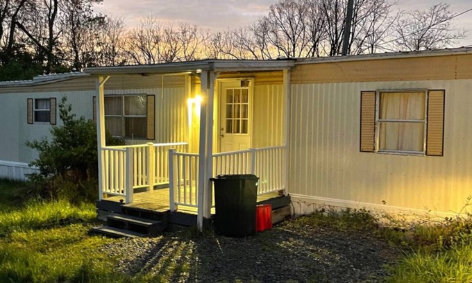 Pleasant Gap Casa | Simple mobile home in Happy Valley