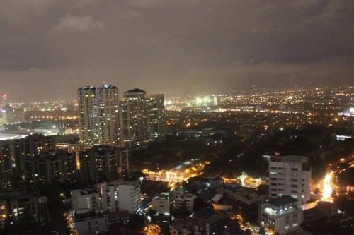 Ortigas Center Apartamento | Simple Ortigas Suite w/ City View, & Pool 3017
