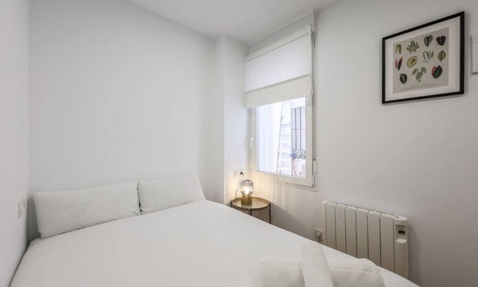 San Diego Apartamento | Simple & Quiet Stay Near Retiro: Ideal for Couples