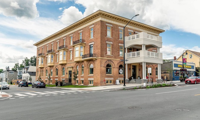 Smiths Falls Apartamento | Simply Comfort. Rideau 2Br Signature Apartment Free Parking