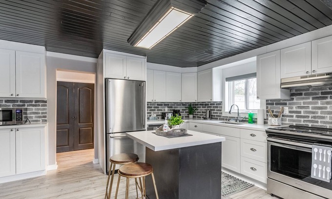 Watertown Apartamento | Simply Comfort. Stylish Hamilton House 3Br HOT TUB