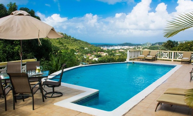 Marisule Casa | Simplemente celestial !!! Grandes apartamentos independientes con piscina enorme - Apartamento con vista a la piscina