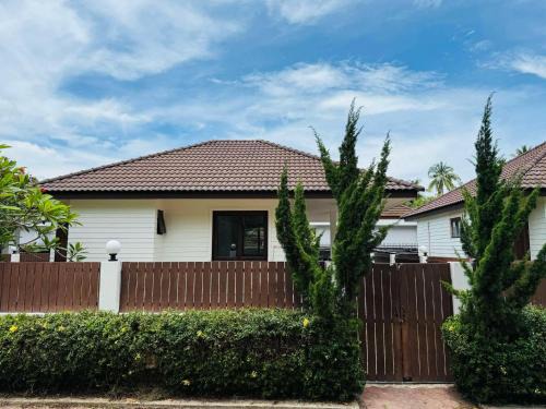 Lipa Noi Casa | Simply Homes