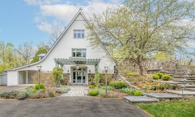 New Paltz Casa | Simply Impeccable Home with a Sweeping Mountain View and Guest House