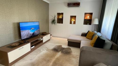Debrecen Apartamento | SIMPLY LOVELY Modern Apartment with BALCONY!