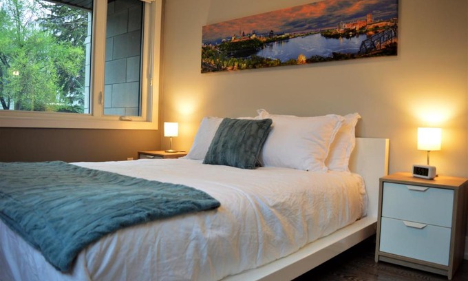 Ottawa Division Apartamento | Simply Luxury Stays