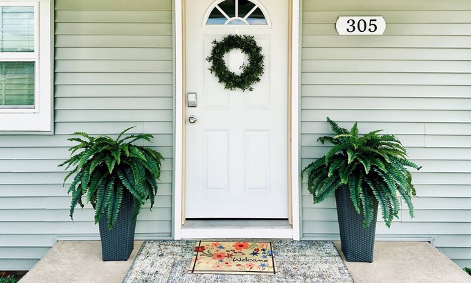 Salem Casa | Simply Salem Cottage - King beds - Dog Friendly!