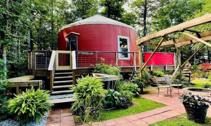 Fancy Gap Cabaña | "Simply Serenity Yurt"- Unique Mountain Getaway w/ Hot Tub on Blue Ridge Parkway