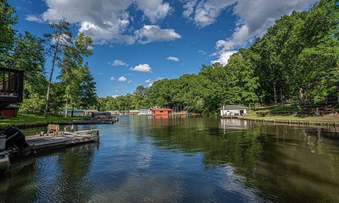 Eatonton Cabaña | Sinclair Lakehouse Retreat: Hot Tub, Salt Water Pool, Dock & Boat Launch