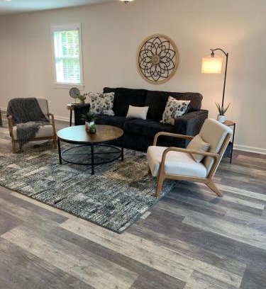 Seneca Casa | Singing Pines