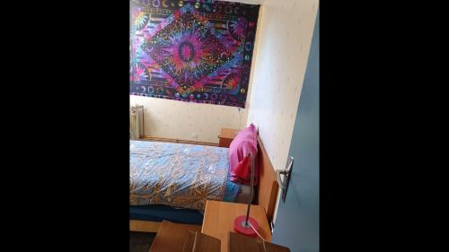 Fruges Casa | Single bed with a large desk