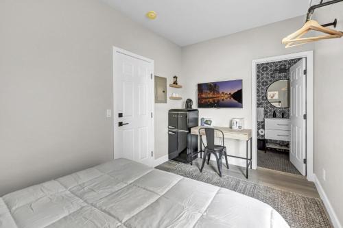 Vista Apartamento | Single Bedroom - Queen Size. Heart of Downtown Vista