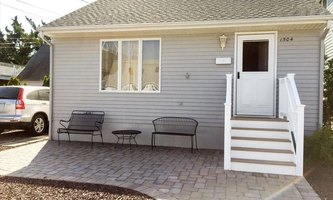 Surf City Casa | Single family Beach House Close to Kiddie Beach & Ocean