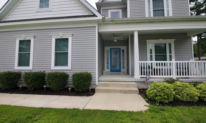 Millville Casa | Single home quiet neighborhood close to beach.