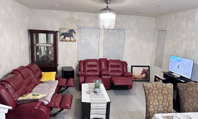 Chino Casa | Single House! One Bedroom Downstairs!Near Ontario! Pet Friendly! 500 Mbps WiFi !