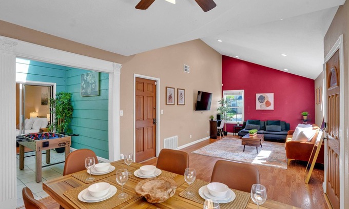 Ardenwood Casa | Single Level | Free Parking & Wi-fi | Private Yard