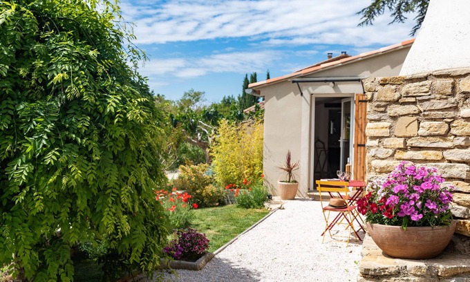 Merindol-les-Oliviers Casa | Individual-Le Ventoux-Confortable-Baño con bañera-Vista al campo
