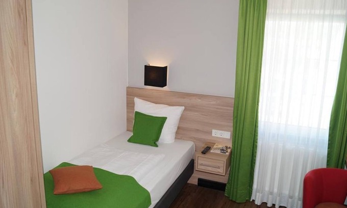 Mainz-Bingen Casa | Habitación individual, ducha, aseo - Das Crass: Wein-Wirtschaft-Hotel