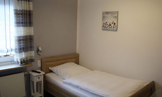Balve Apartamento | Single room with shower/WC