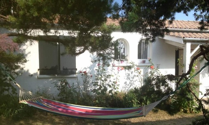 LHoumeau Casa | Casa de una planta renovada a 900 m del mar en un pueblo encantador cerca de La Rochelle y la Ile de Re 5 minutos