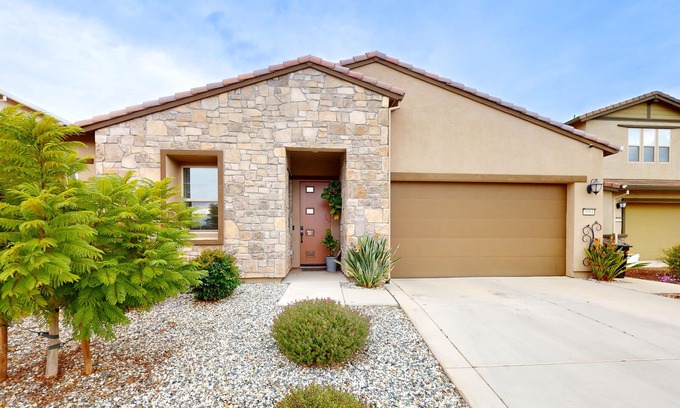 Elk Grove Casa | Single-story home with private patio, grill, AC, W/D, & central location