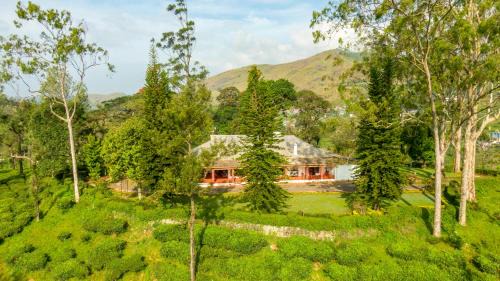 Valparai Casa | Sinna Dorai's Rotti Kadai Bungalow