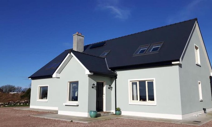 Spiddal Casa | Sioscadh Na Mara (Sea Whisper)