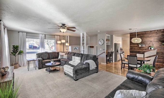 Sioux Center Casa | Sioux Center Split-Level Home w/ Game Room!