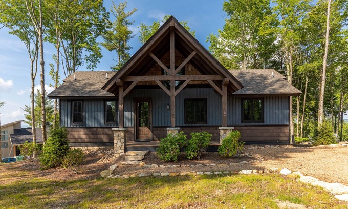 Elk Park Casa | Sip Sip Hooray at Eagles Nest - Beautiful views, near Eagles Nest Winery, fire pit!