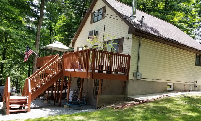 Greentown Casa | Bonita casa de verano 3bd para la familia, cerca del lago Wallenpaupack.