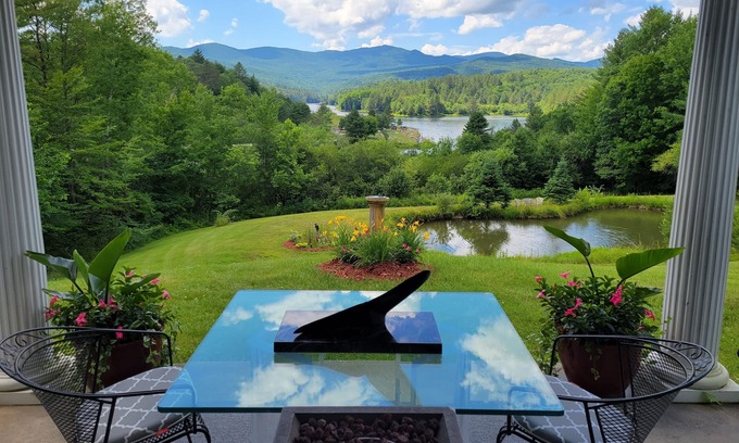 Waterbury Center Apartamento | Privado: puerta de esquí y caminata - Estanques con vistas a la montaña y al lago - 7 acres - 1200 pies cuadrados