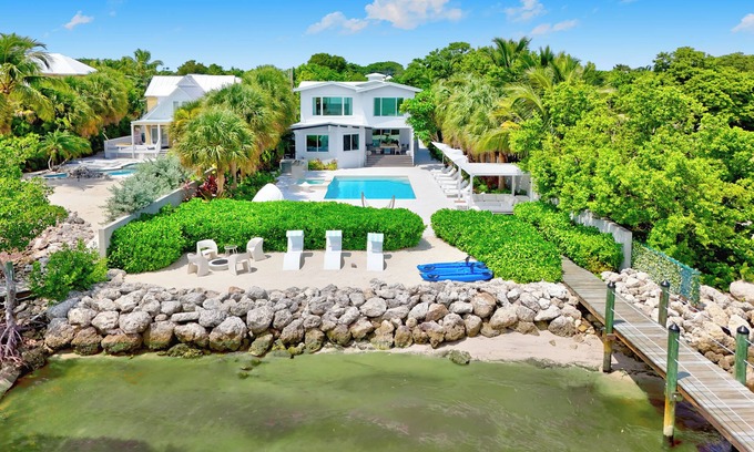 Summerland Key Casa | Sirena Key | Luxury Oceanfront Estate, Pool, Guest Cottage, Dock, 30min to Key West